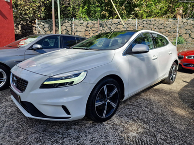 Volvo V40 2.0 D2 R DESIGN