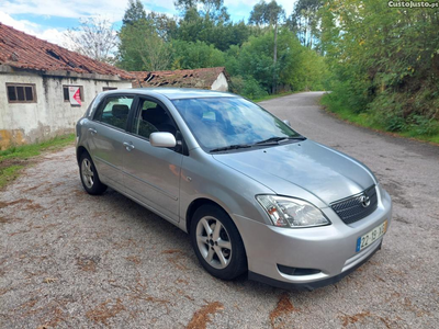 Toyota Corolla 2.0 D4D Impecável