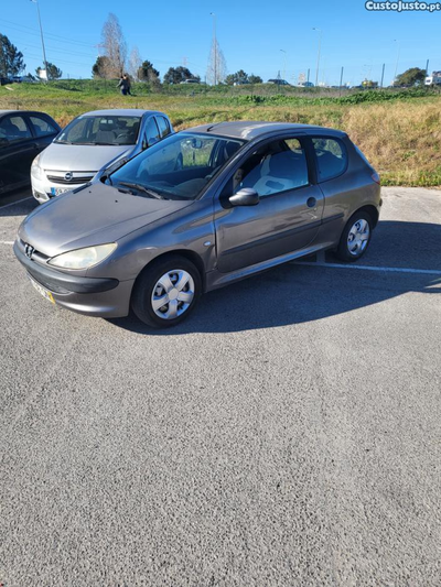 Peugeot 206 1.1 ar condicionado bom estado