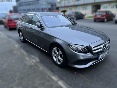 Mercedes-Benz E 220 220 D