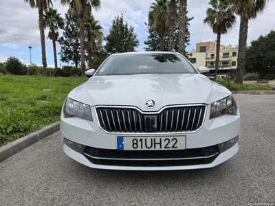 Skoda Superb Skoda Superb Break 1.6 TDI DSG - Nacional