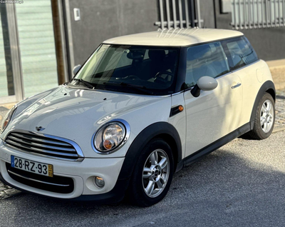 MINI Cooper 1.6 D ( 140 Mil km )