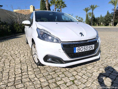 Peugeot 208 Signature 1.2