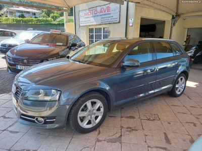 Audi A3 1.6 TDI 105cv