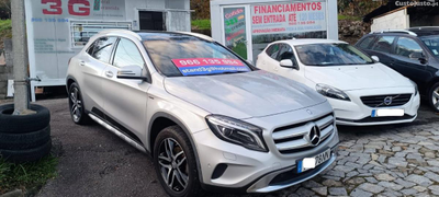 Mercedes-Benz GLA 220 D 4MATIC