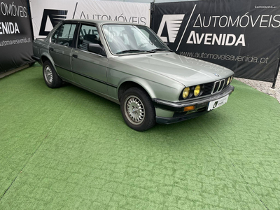 BMW 318 I E30