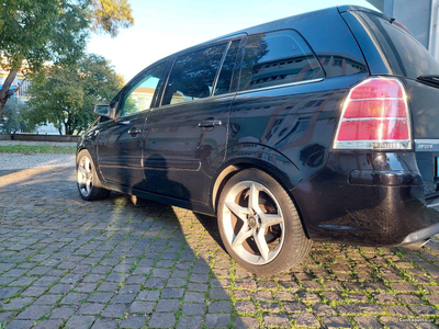 Opel Zafira 2.0 turbo 200cv GPL 7 lug