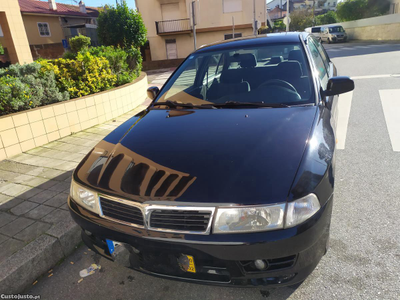 Mitsubishi Lancer 1.3 GLX muitos extras