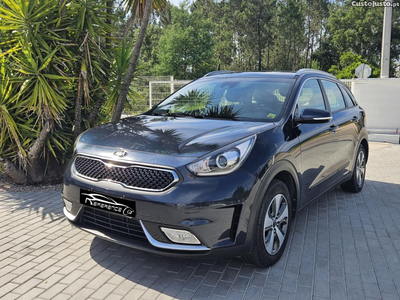 Kia Niro 1.6 GDi Hybrid 246,26EUR/Mês