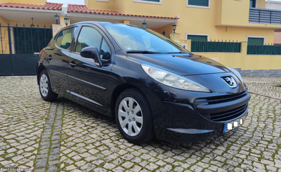 Peugeot 207 1.4 16V Trendy - 123K