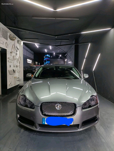 Jaguar XF luxury