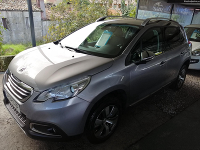 Peugeot 2008 1.2 Puretech Allure