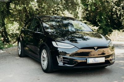 Tesla Model X 75D AWD