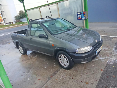 Fiat Strada 1.9D 150mil km