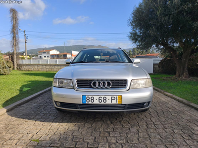 Audi A4 2.5 TDI 150 CV