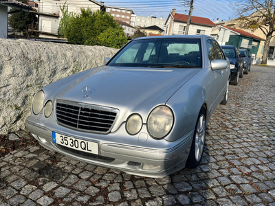 Mercedes-Benz E 220 220 CDI