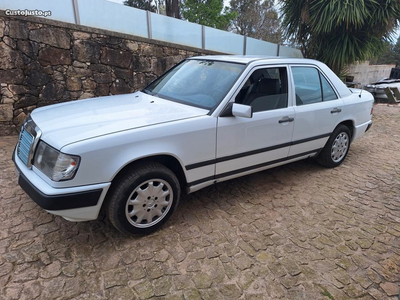 Mercedes-Benz  250D