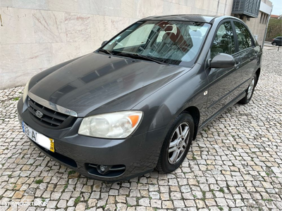 Kia Cerato 1.5 CRDi EX