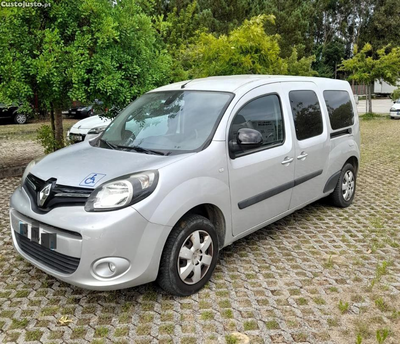 Renault Kangoo 5 Lugares + Transporte de Cadeira de Rodas TPMR