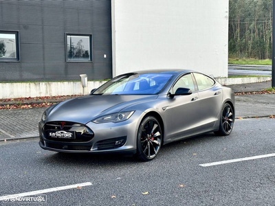 Tesla Model S 85