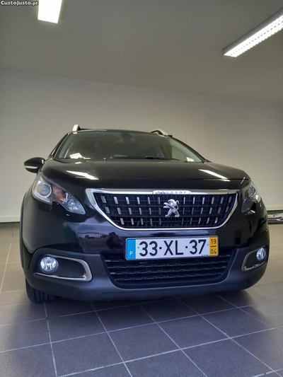 Peugeot 2008 1.2 PURETECH SIGNATURE