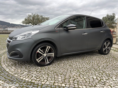 Peugeot 208 1.2 PureTech GT Line