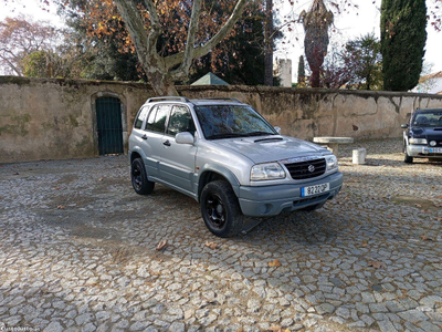 Suzuki Grand Vitara 2.0