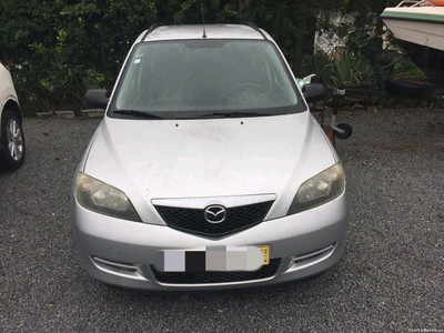 Mazda 2 5 lugares