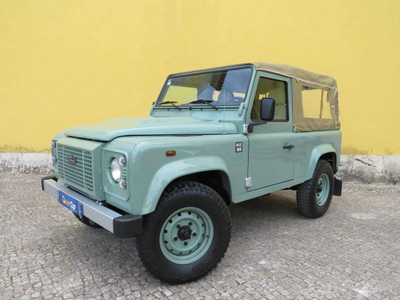 Land Rover Defender TD4 PUMA HERITAGE