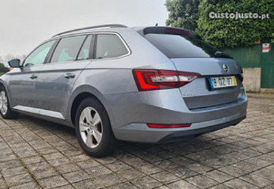 Skoda Superb Topo de gama