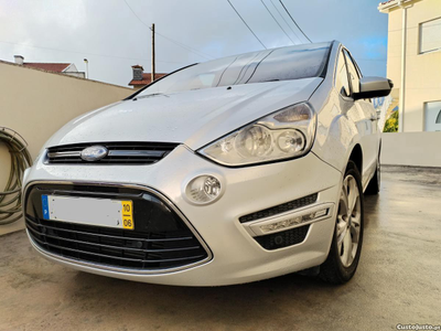 Ford S-Max Titanium