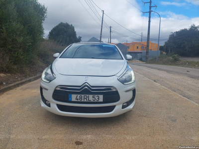 Citroën DS5 Hybrido 4 - 2.0 - Garantia e financiamento