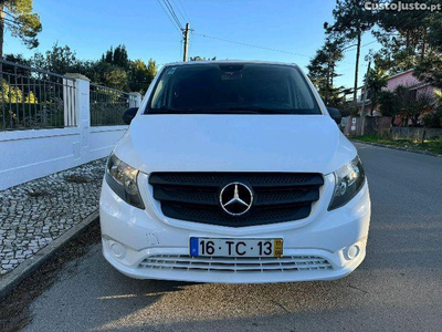 Mercedes-Benz Vito 111CDI 9 Lugares