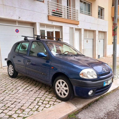 Renault Clio unico dono 148 mil km 2001