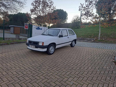 Opel Corsa A 1.5diesel motor isuzu bom estado