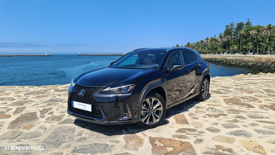 Lexus UX 250h Sport