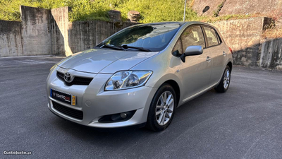 Toyota Auris 1.4 D-4D Sol 90CV