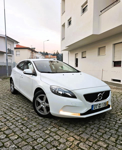 Volvo V40 D2 - 120cv