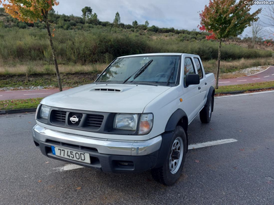 Nissan Navara 4x4 d/cabine 5lugares