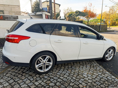 Ford Focus Titanium Full