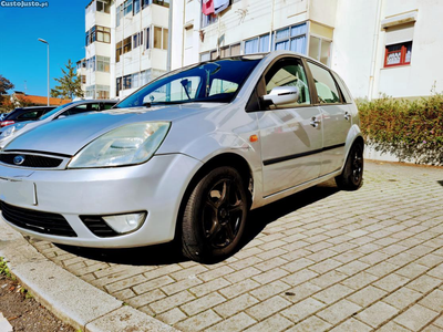 Ford Fiesta 1.4 Tdci Diesel Impecável