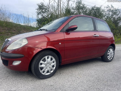 Lancia Ypsilon 1.2 Gasolina