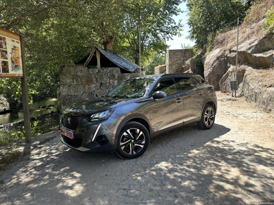 Peugeot 2008 1.2 PURETECH ALLURE