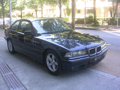 BMW 318 iS Coupé (E36)