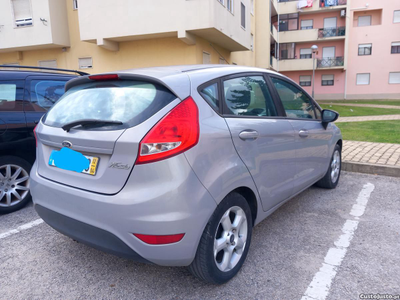 Ford Fiesta .