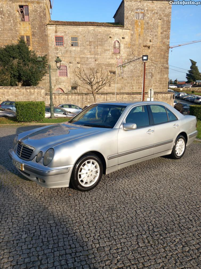 Mercedes-Benz E 220 Elegance