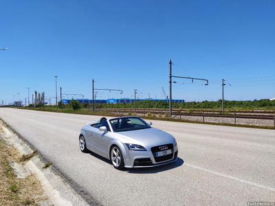 Audi TT 2.0 turbo TFSI Roadster