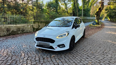 Ford Fiesta Ecoboost St line