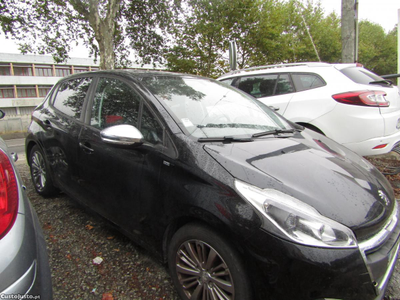 Peugeot 208 1.6 hdi