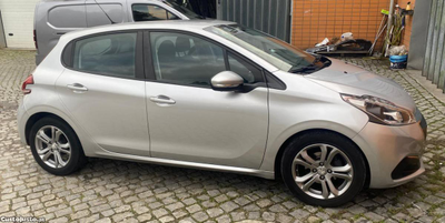 Peugeot 208 1.6 Hdi